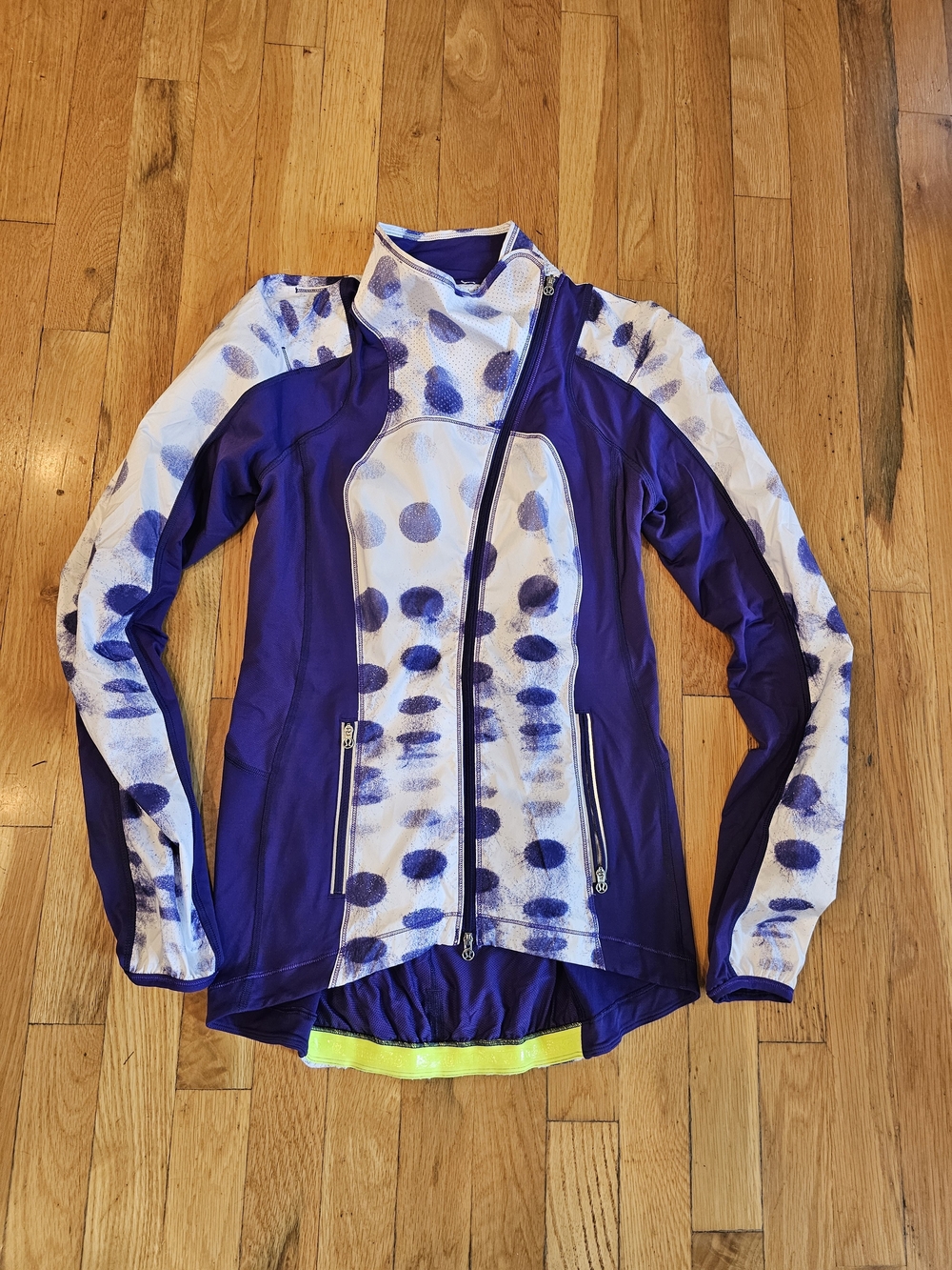 Lululemon Presta /Cycling Jacket in Seaside Dot White